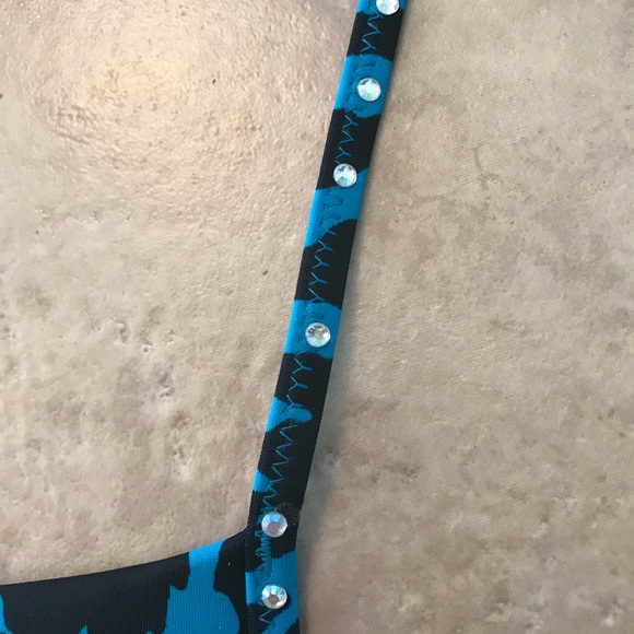 Victoria’s Secret Bikini - Picture 3 of 5